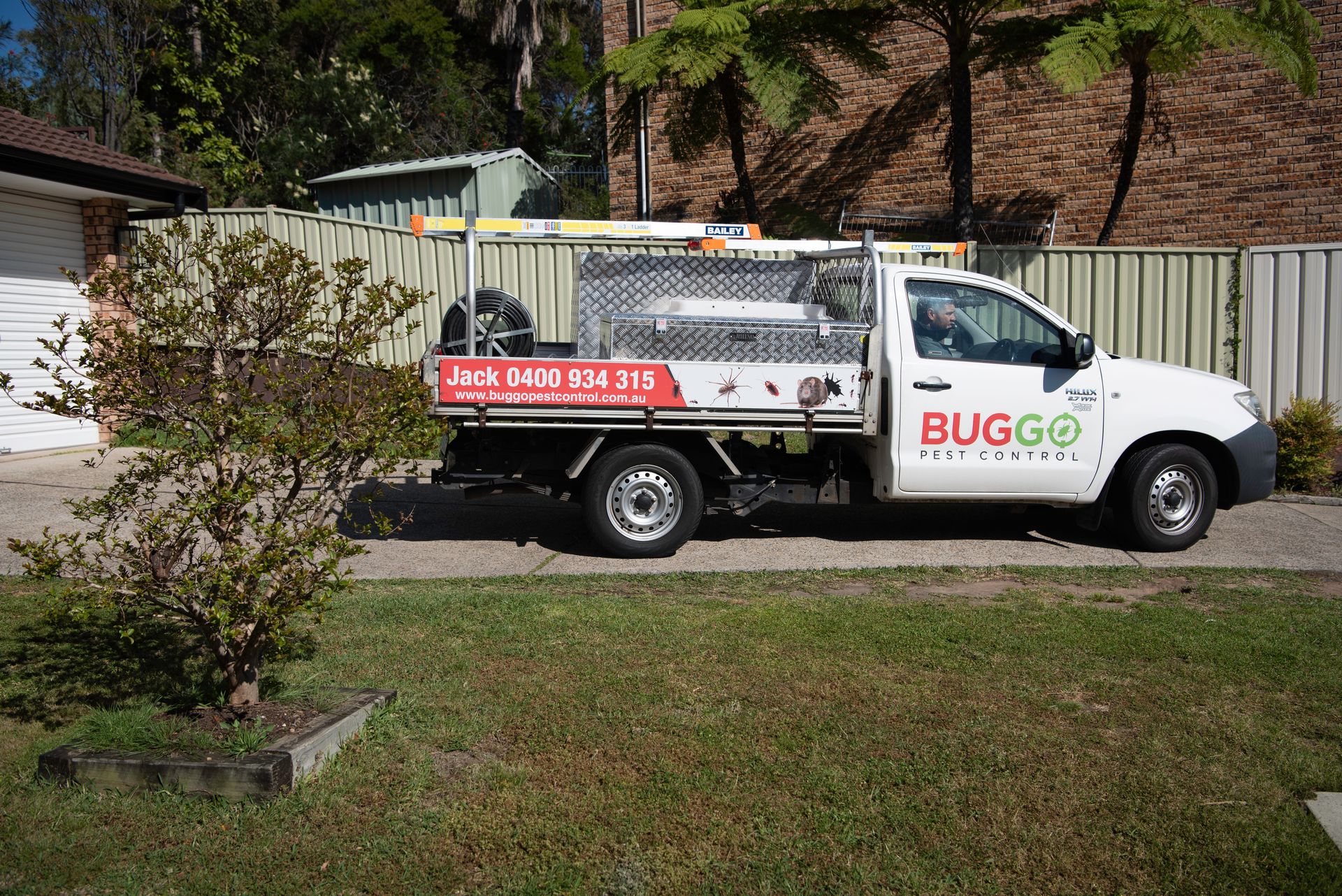 Buggo Pest Control van arriving at Sydney home